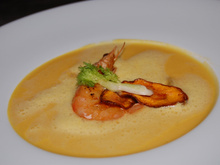 Raviole de gambas, velouté de fenouil-orange émulsionné