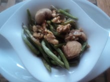 Poêlée d' haricots verts aux châtaignes et noix