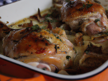 Volaille de Bresse cuisinée en cocotte, parfum d'argan, zeste de chèvre sec, brochette de vanille