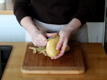 Un atelier anti-stress d’épluchage de patates, ça vous tente ?