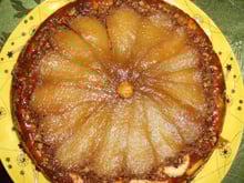 Tarte tatin aux poires et aux noix de macadamia