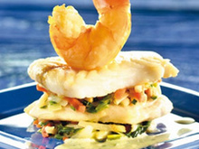 Millefeuille de merlu et gambas à la crème d'ail