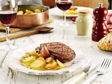 Magret de canard et pommes de terre salardaises