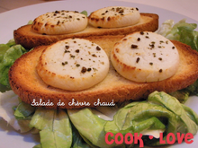 Salade de chèvres chauds