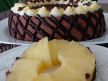 Charlotte aux ananas et mousse au chocolat
