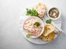 François-Régis Gaudry partage une recette originale et délicieuse à faire pour l’apéro : des rillettes de maquereaux