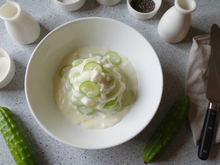 Concombres à la crème fraîche et vinaigre