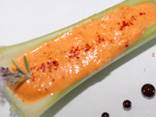Céleri branche au guacamole de chorizo