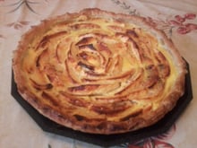 Tarte aux pommes-banane parfumée à la cannelle et au rhum