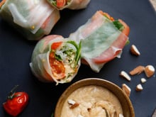 Rouleaux de printemps aux tomates de France, amandes et basilic