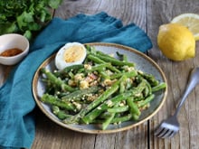 Salade de haricots verts et asperges, vinaigrette à la sauce soja sucrée