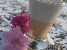 Bavarois au pandan sur lit de mousse praliné