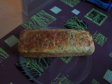 Cake jambon, olives et râpé de gruyère