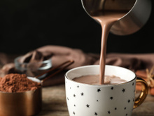 Le Meilleur chocolatier du monde Jean-Paul Hévin dévoile ses secrets pour faire un bon chocolat chaud !