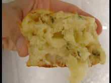 Muffins fromagers : comté et roquefort