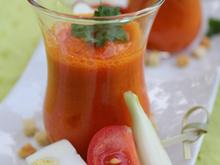 Gaspacho de poivrons rouges et son sorbet tomates/basilic/huile d'olive