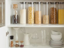 Voici 10 recettes faciles et délicieuses avec ce qu’on a dans le placard quand on rentre de vacances !