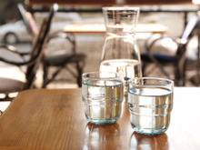 Peut-on vous facturer de l’eau du robinet filtrée ou gazéifiée au restaurant ?