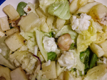 Salade coquillettes, roquefort et poire