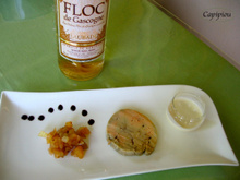Chutney de pomme au Floc, crème d'ail et foie gras