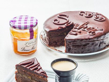 Sacher Torte à la confiture d'abricots Bonne Maman