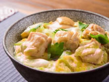 Connaissez-vous l’oyako donburi, cette omelette au poulet japonaise très facile à réaliser ?