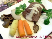 Jambonneau de sanglier en pot au feu, sauce au Chaource