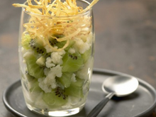 Tartare de Kiwi de l'Adour et crabe au céleri frit