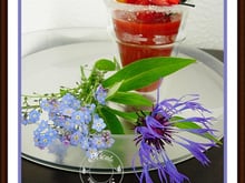 Smoothie fraises, orange, menthe et gingembre