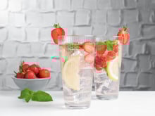 Ice tea, eau détox, smoothie : 4 boissons pour - vraiment - se rafraîchir quand il fait trop chaud