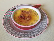 Crème brûlée citron vert et pignons de pin