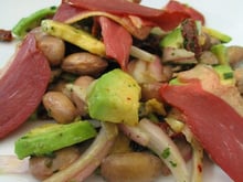 Haricots de Paimpol en salade, au magret séché et avocat