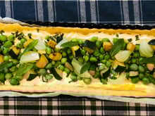 Tarte salée facile aux légumes de printemps