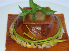 Cake au citron et éclats de toffee, gelée de citron à la menthe, tuile de toffee