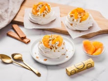 Pavlova aux agrumes et crêpes dentelle nature
