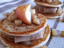 Foie gras et pomme sur blinis faits maison