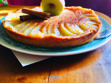 Tarte crémeuse aux pommes et à la cannelle