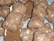 Nounous à la guimauve, au chocolat Kinder et à la pralinoise