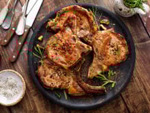 Côtes de porc marinées au barbecue