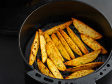 Savez-vous pourquoi il vaut mieux faire tremper ses pommes de terre avant de les cuire au Air Fryer ?