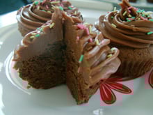 Cupcakes moelleux chocolat glaçage chocolat caramel