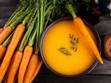 Petite soupe de fanes de carottes et radis