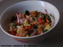 Salade de pommes de terre, rougets, crevette et pleins de légumes au bon goût de sésame
