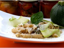 Penne au parmesan, courgettes et poulet