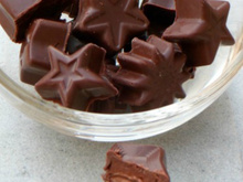 Chocolats noirs, ganache chocolat noir-café et gelée de Cognac ou coquelicot