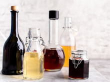 Le vinaigre qui se trouve dans mon placard peut-il périmer ?