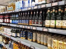 Pourquoi on trouve des points colorés sous certaines canettes de bière