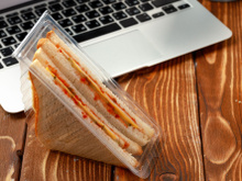 “Ce genre de truc ça ne cale pas” voici pourquoi on ne devrait jamais se laisser tenter par les sandwichs triangles selon ce médecin