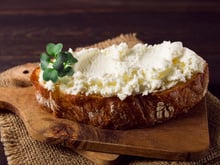 Fromages de marque distributeur : sont-ils vraiment de bons choix pour la santé ? Un médecin répond !