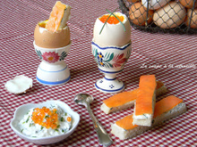 Œufs à la coque et mouillettes Harrys à la truite fumée & au St Môret®